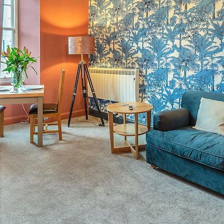 Boutique Modern Royal Mile Apartment Sleeps 4 Edimburgo Esterno foto