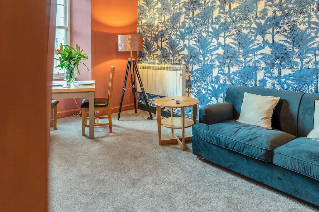 Boutique Modern Royal Mile Apartment Sleeps 4 Edimburgo Esterno foto