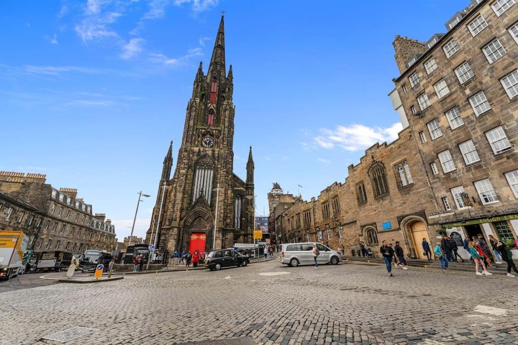 Boutique Modern Royal Mile Apartment Sleeps 4 Edimburgo Esterno foto